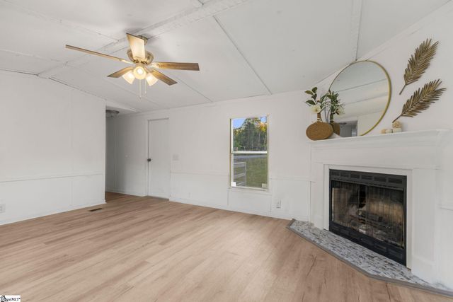 399 Meadowland Drive, Fountain Inn, SC 29644