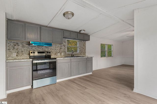 399 Meadowland Drive, Fountain Inn, SC 29644