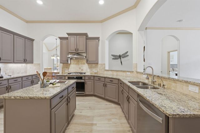 31 W Canyon Wren Circle Circle, The Woodlands, TX 77389