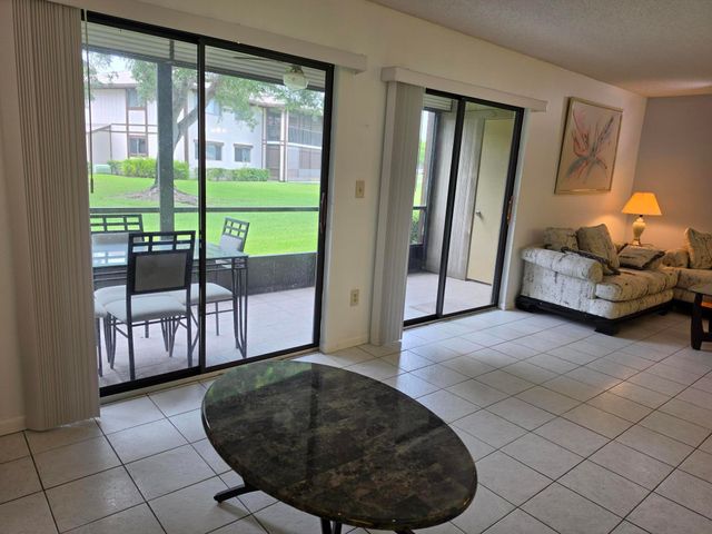 9895 N BELFORT Circle 110, Tamarac, FL 33321
