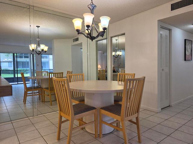 9895 N BELFORT Circle 110, Tamarac, FL 33321