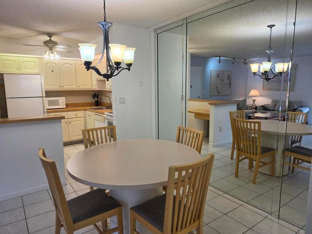 9895 N BELFORT Circle 110, Tamarac, FL 33321