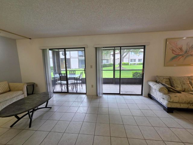 9895 N BELFORT Circle 110, Tamarac, FL 33321