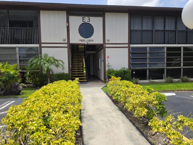 9895 N BELFORT Circle 110, Tamarac, FL 33321