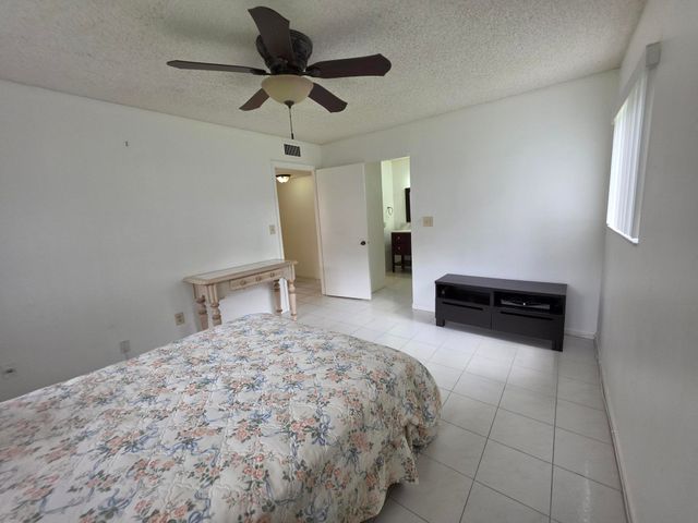 9895 N BELFORT Circle 110, Tamarac, FL 33321