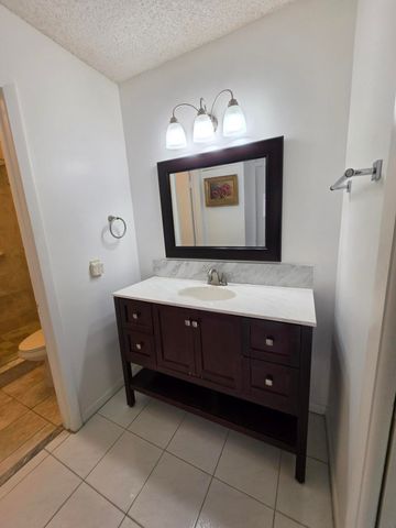 9895 N BELFORT Circle 110, Tamarac, FL 33321