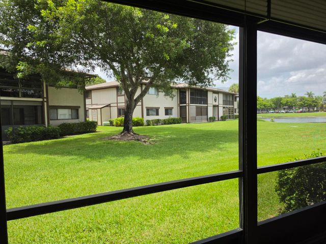 9895 N BELFORT Circle 110, Tamarac, FL 33321