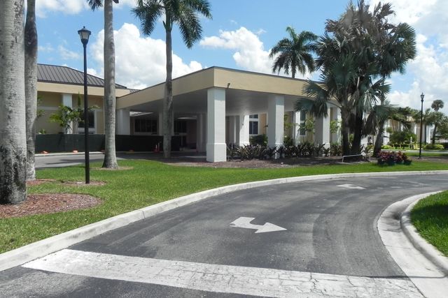 9895 N BELFORT Circle 110, Tamarac, FL 33321