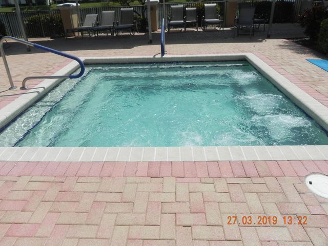 9895 N BELFORT Circle 110, Tamarac, FL 33321