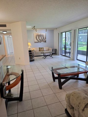 9895 N BELFORT Circle 110, Tamarac, FL 33321