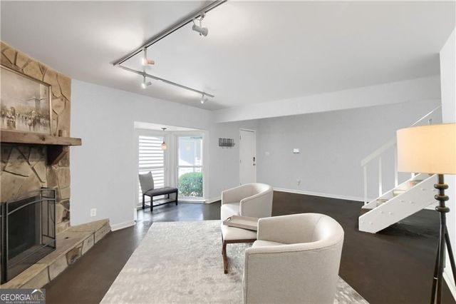 946 Bobcat Court SE, Marietta, GA 30067