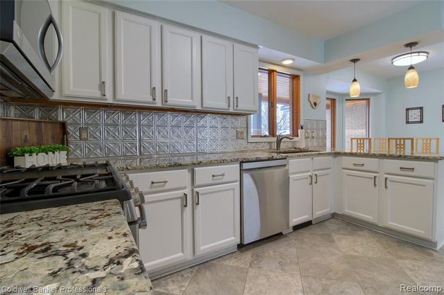 37734 Pickford Drive, Livonia, MI 48152