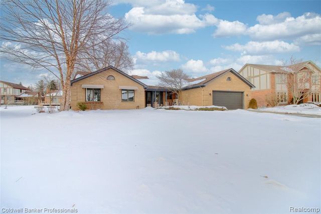 37734 Pickford Drive, Livonia, MI 48152