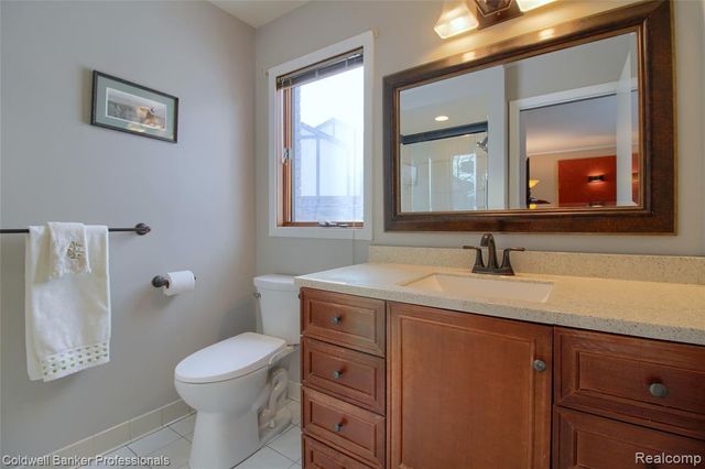 37734 Pickford Drive, Livonia, MI 48152