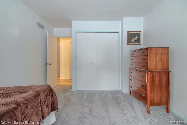 37734 Pickford Drive, Livonia, MI 48152