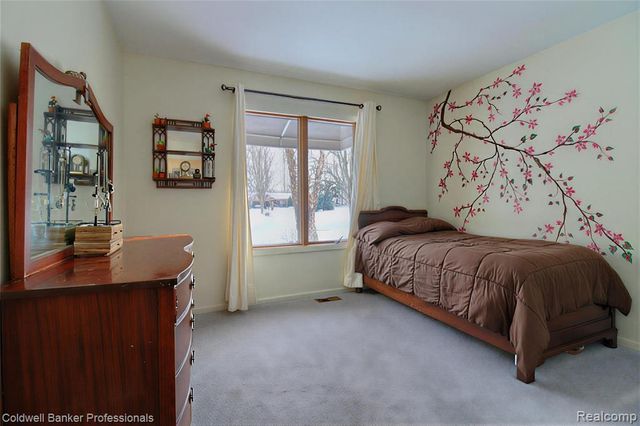 37734 Pickford Drive, Livonia, MI 48152