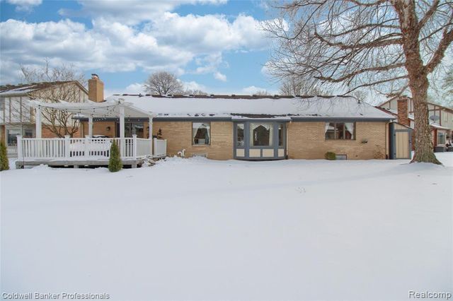 37734 Pickford Drive, Livonia, MI 48152