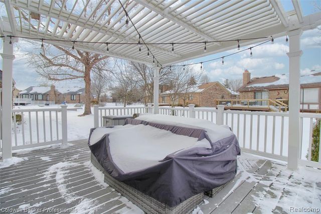 37734 Pickford Drive, Livonia, MI 48152