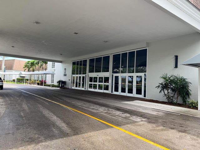 17 Burgundy A, Delray Beach, FL 33484