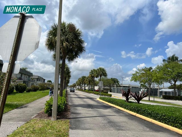 17 Burgundy A, Delray Beach, FL 33484