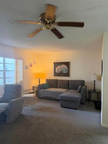 17 Burgundy A, Delray Beach, FL 33484