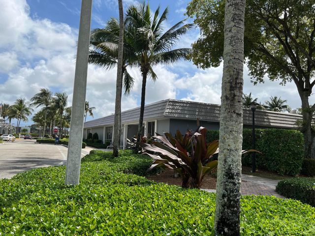17 Burgundy A, Delray Beach, FL 33484