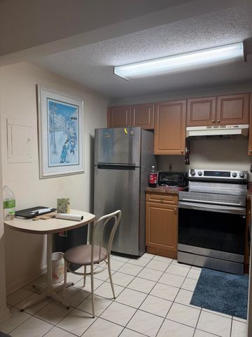 17 Burgundy A, Delray Beach, FL 33484