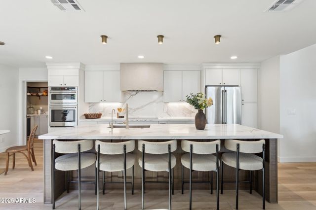 8731 E SAN FELIPE Drive, Scottsdale, AZ 85258