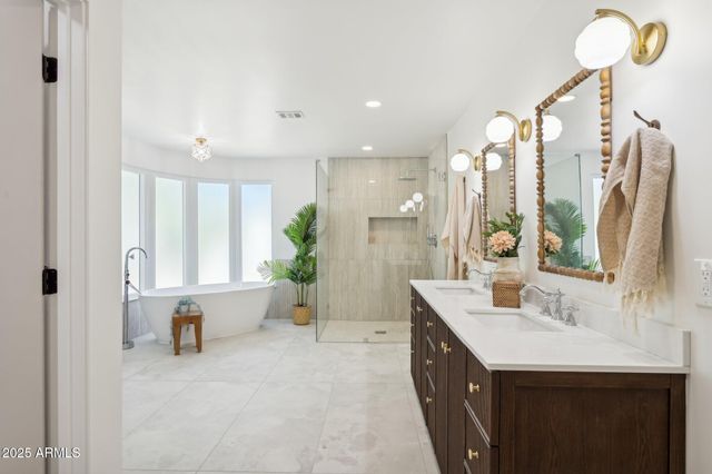 8731 E SAN FELIPE Drive, Scottsdale, AZ 85258