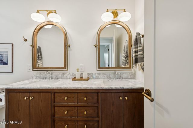 8731 E SAN FELIPE Drive, Scottsdale, AZ 85258