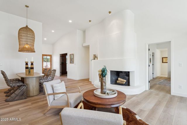 8731 E SAN FELIPE Drive, Scottsdale, AZ 85258