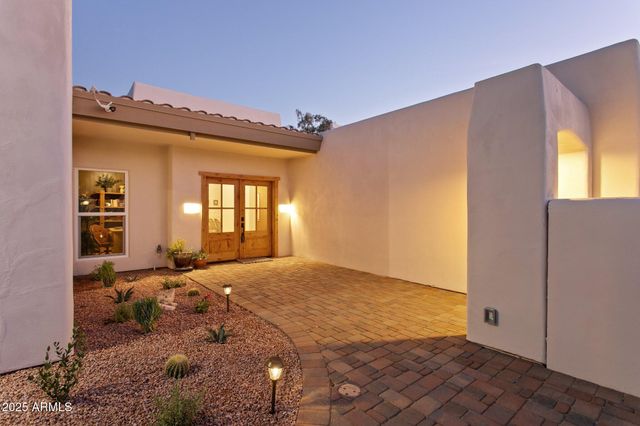 8731 E SAN FELIPE Drive, Scottsdale, AZ 85258