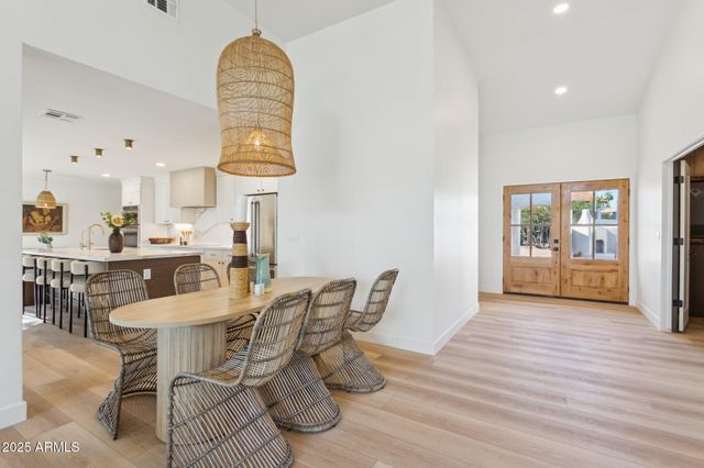 8731 E SAN FELIPE Drive, Scottsdale, AZ 85258