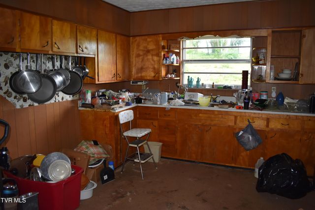 518 Old Highway 11w, Rogersville, TN 37857