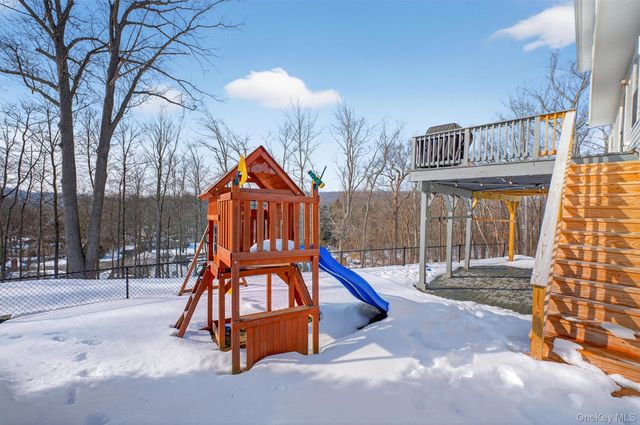 2463 Orchard View Court, Yorktown Heights, NY 10598