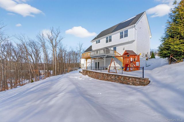 2463 Orchard View Court, Yorktown Heights, NY 10598