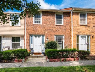451 Clairbrook Avenue, JF-5, Columbus, OH 43228