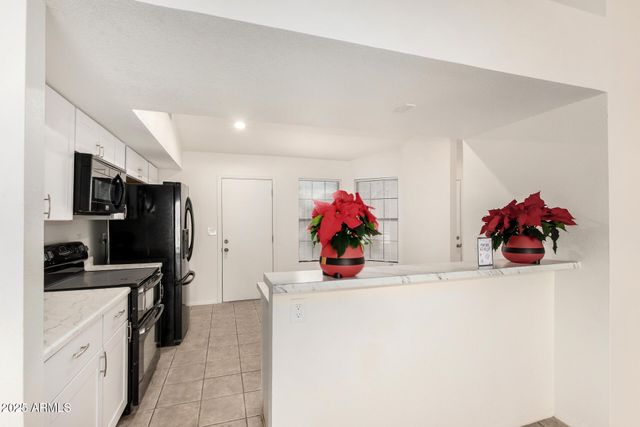 2702 E CATHEDRAL ROCK Drive, Phoenix, AZ 85048