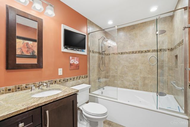 7454 Cinnamon Woods Drive, West Chester, OH 45069