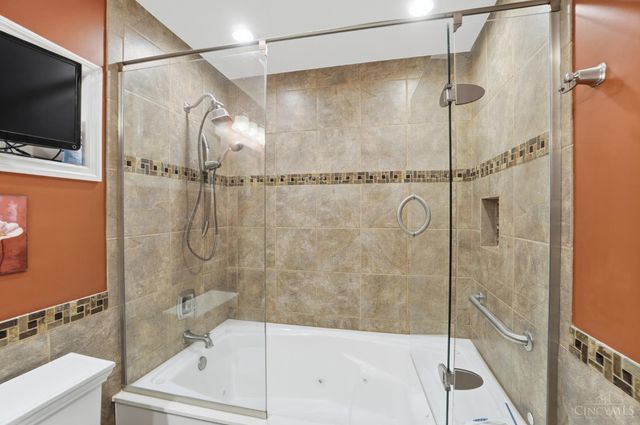 7454 Cinnamon Woods Drive, West Chester, OH 45069