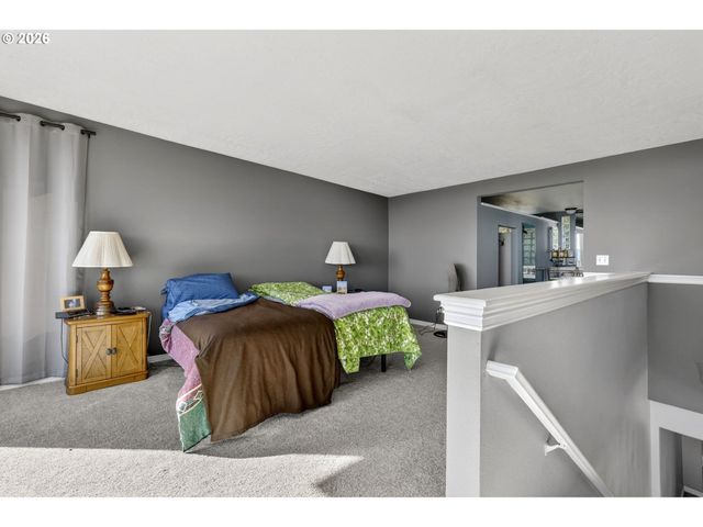 2088 OAK St, West Linn, OR 97068