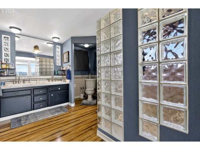 2088 OAK St, West Linn, OR 97068