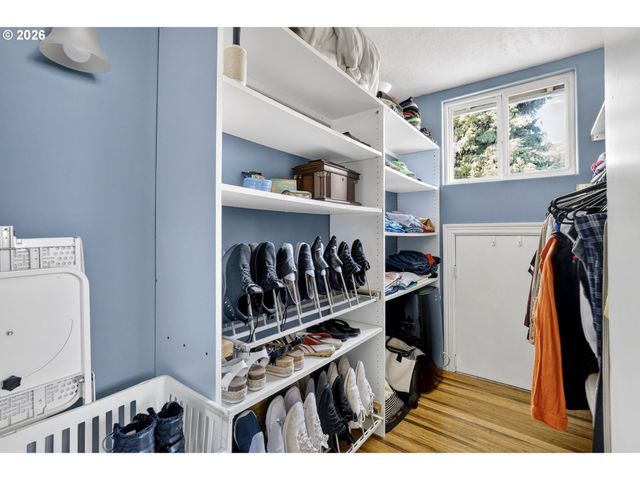 2088 OAK St, West Linn, OR 97068