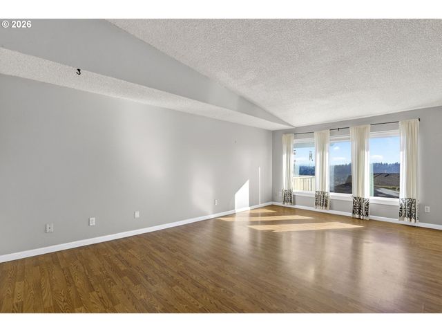 2088 OAK St, West Linn, OR 97068