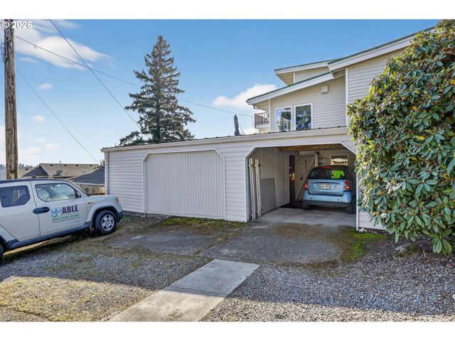 2088 OAK St, West Linn, OR 97068