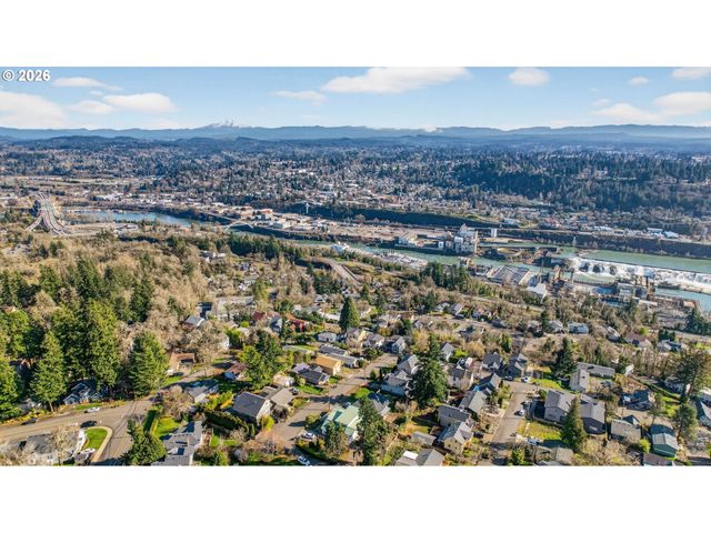 2088 OAK St, West Linn, OR 97068