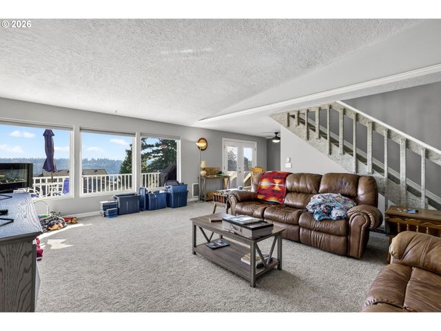 2088 OAK St, West Linn, OR 97068