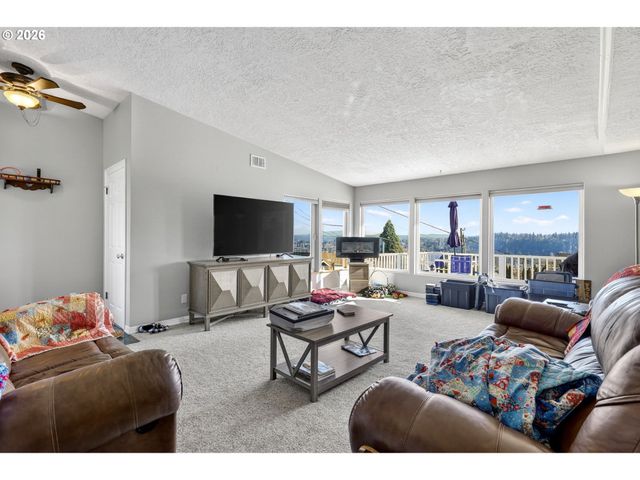 2088 OAK St, West Linn, OR 97068