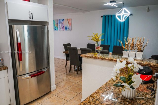 1190 W 33rd St, Hialeah, FL 33012