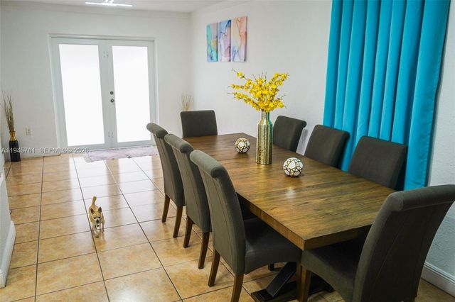 1190 W 33rd St, Hialeah, FL 33012